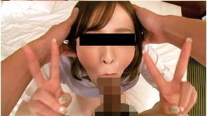オチ〇ポだいしゅき状態ｗｗｗダブルピースにおしゃぶりピース画像！